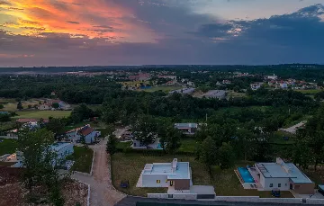 Modern Two-Bedroom Villa with Pool in Pazin