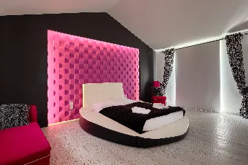 Spacious 7-Bedroom Villa with Pool near Vižinada