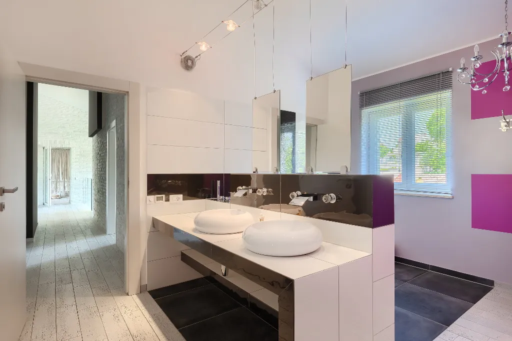 Spacious 7-Bedroom Villa with Pool near Vižinada