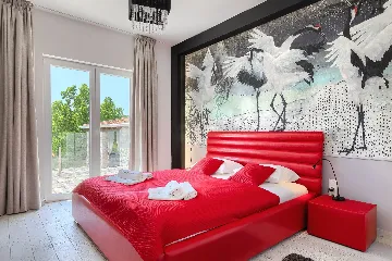 Spacious 7-Bedroom Villa with Pool near Vižinada