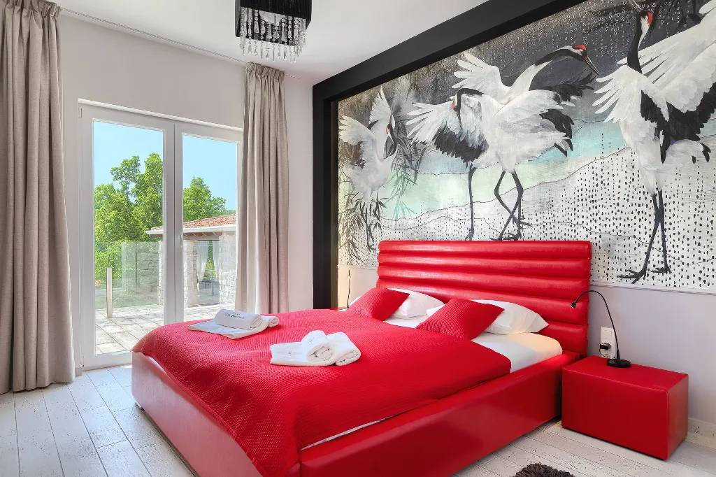 Spacious 7-Bedroom Villa with Pool near Vižinada
