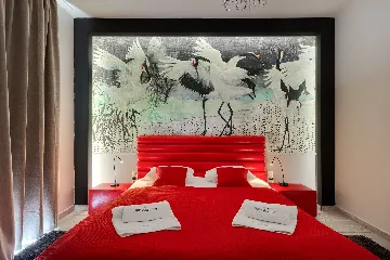 Spacious 7-Bedroom Villa with Pool near Vižinada