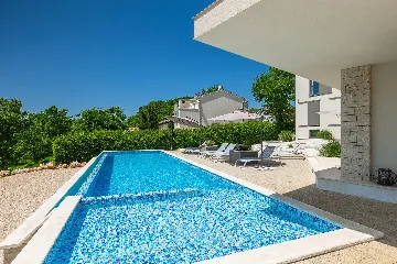 Spacious Villa with Infinity Pool in Vižinada