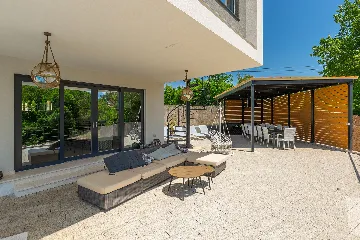 Spacious Villa with Infinity Pool in Vižinada