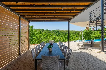 Spacious Villa with Infinity Pool in Vižinada