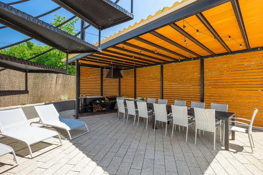 Spacious Villa with Infinity Pool in Vižinada