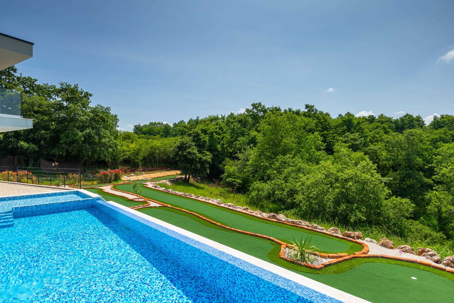 Luxury Villa Queen B with Pool