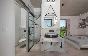 Spacious Villa with Infinity Pool in Vižinada