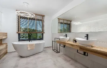 Spacious Villa with Infinity Pool in Vižinada