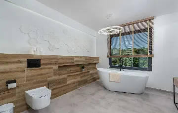 Spacious Villa with Infinity Pool in Vižinada