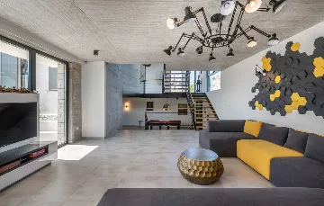 Spacious Villa with Infinity Pool in Vižinada