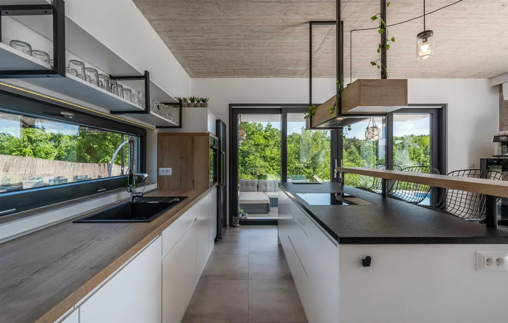 Spacious Villa with Infinity Pool in Vižinada