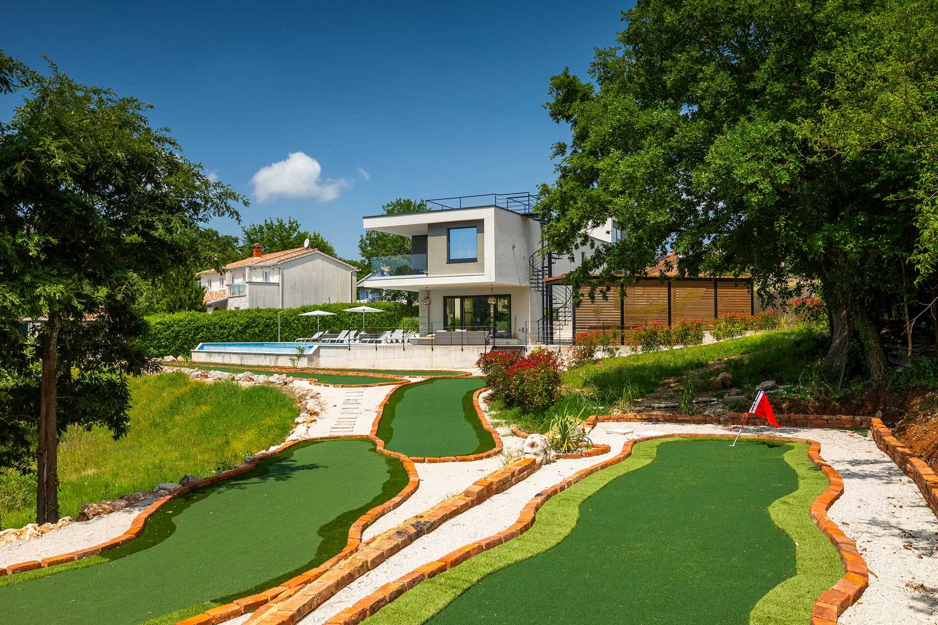Luxury Villa Queen B with Pool