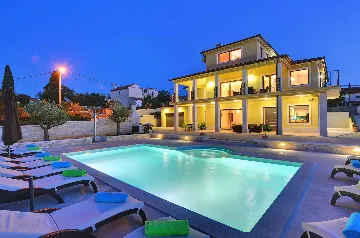 Spacious Villa Retreat with Pool in Krnica