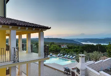 Spacious Villa Retreat with Pool in Krnica