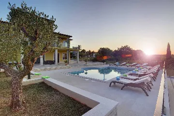 Spacious Villa Retreat with Pool in Krnica