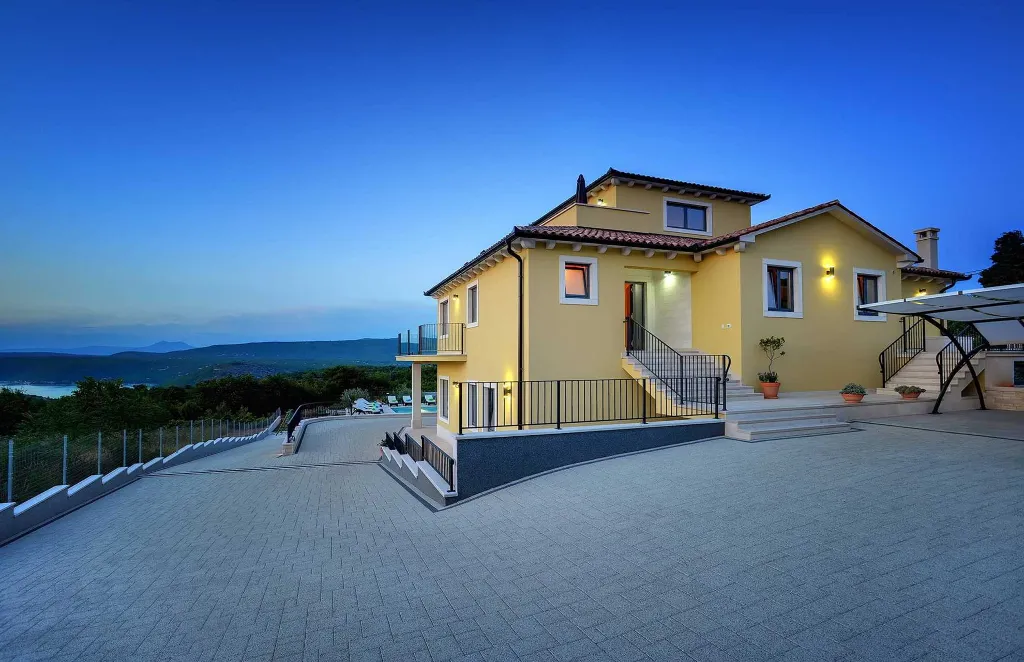 Spacious Villa Retreat with Pool in Krnica