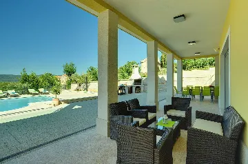 Spacious Villa Retreat with Pool in Krnica