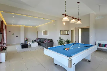 Spacious Villa Retreat with Pool in Krnica