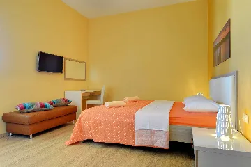 Spacious Villa Retreat with Pool in Krnica