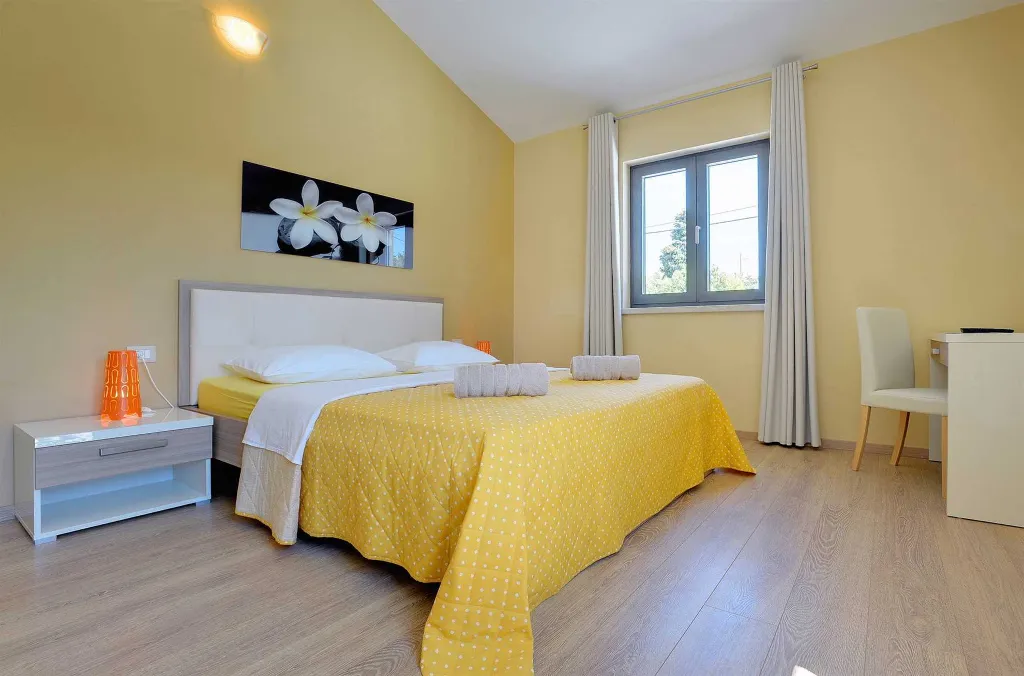 Spacious Villa Retreat with Pool in Krnica