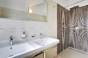 Spacious Villa Retreat with Pool in Krnica