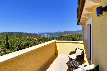 Spacious Villa Retreat with Pool in Krnica