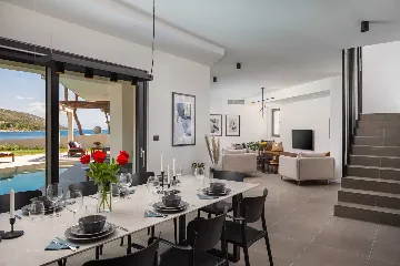 Beachfront Villa with Heated Pool, Okrug Gornji