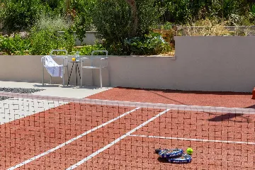 Beachfront Villa with Heated Pool, Okrug Gornji