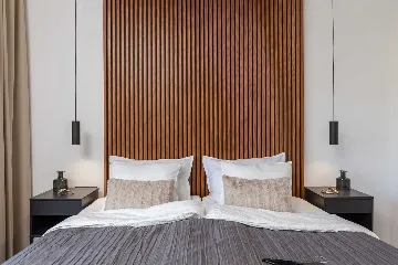 Beachfront Villa with Heated Pool, Okrug Gornji