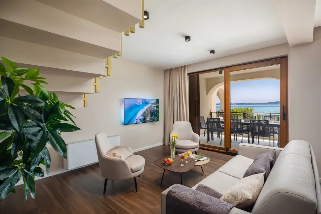 Modern Beachfront Villa with Pool in Kaštel Stari