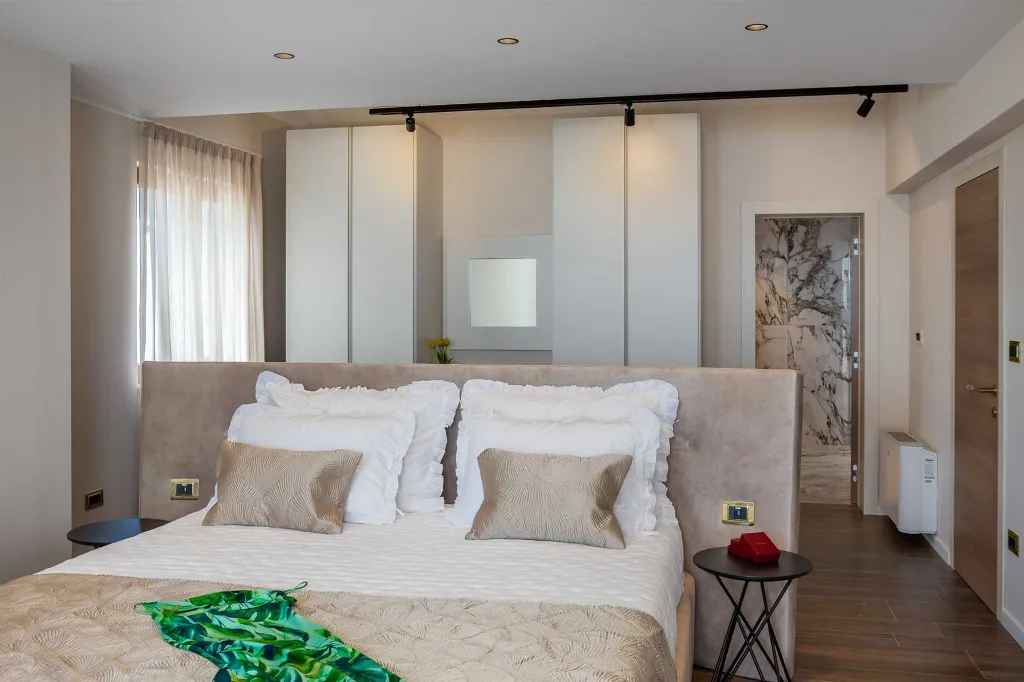 Modern Beachfront Villa with Pool in Kaštel Stari