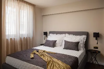 Modern Beachfront Villa with Pool in Kaštel Stari