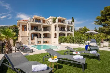 Modern Beachfront Villa with Pool in Kaštel Stari