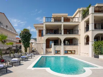 Modern Beachfront Villa with Pool in Kaštel Stari