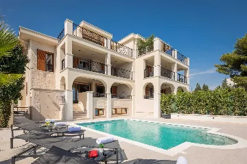 Modern Beachfront Villa with Pool in Kaštel Stari