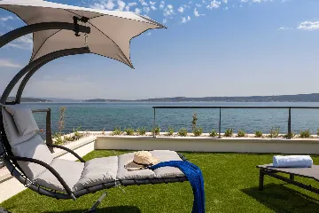 Modern Beachfront Villa with Pool in Kaštel Stari