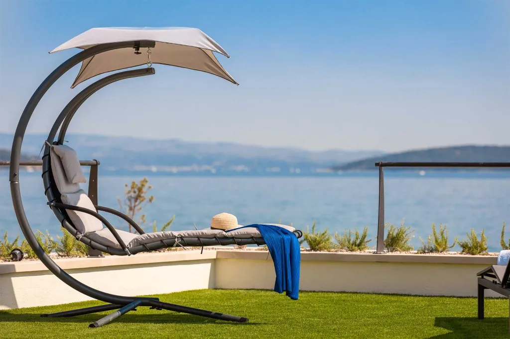 Modern Beachfront Villa with Pool in Kaštel Stari