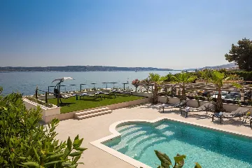 Modern Beachfront Villa with Pool in Kaštel Stari