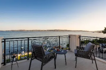 Modern Beachfront Villa with Pool in Kaštel Stari