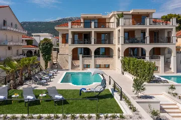 Modern Beachfront Villa with Pool in Kaštel Stari