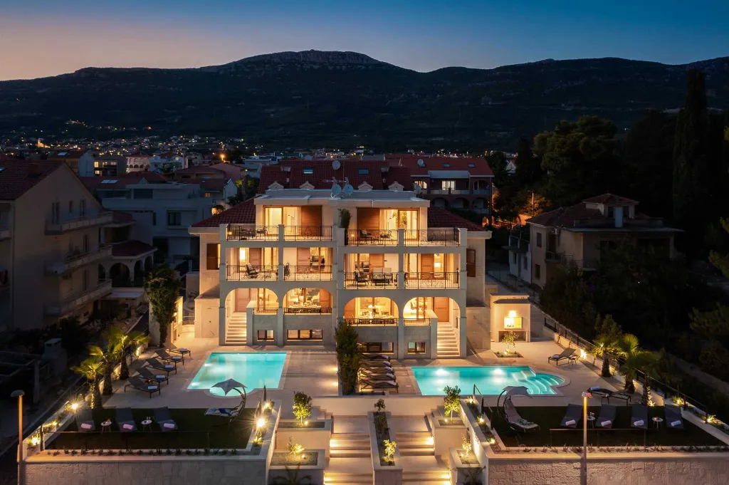 Modern Beachfront Villa with Pool in Kaštel Stari