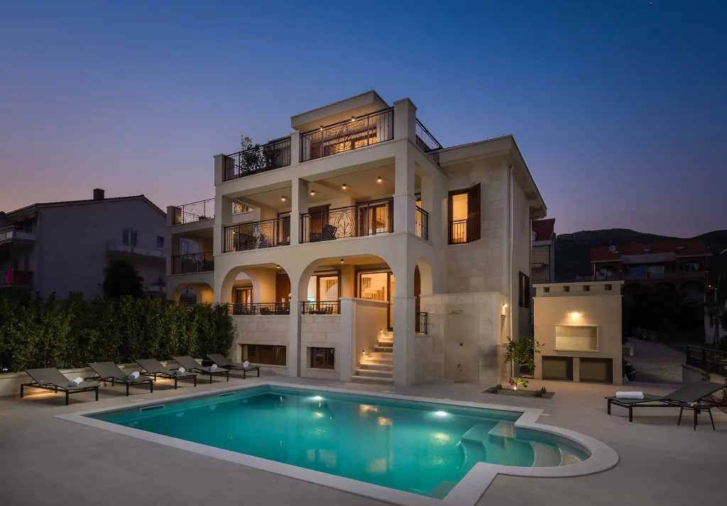 Contemporary Beachfront Villa with Pool, Kaštel Stari