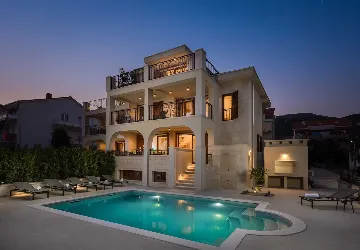 Contemporary Beachfront Villa with Pool, Kaštel Stari