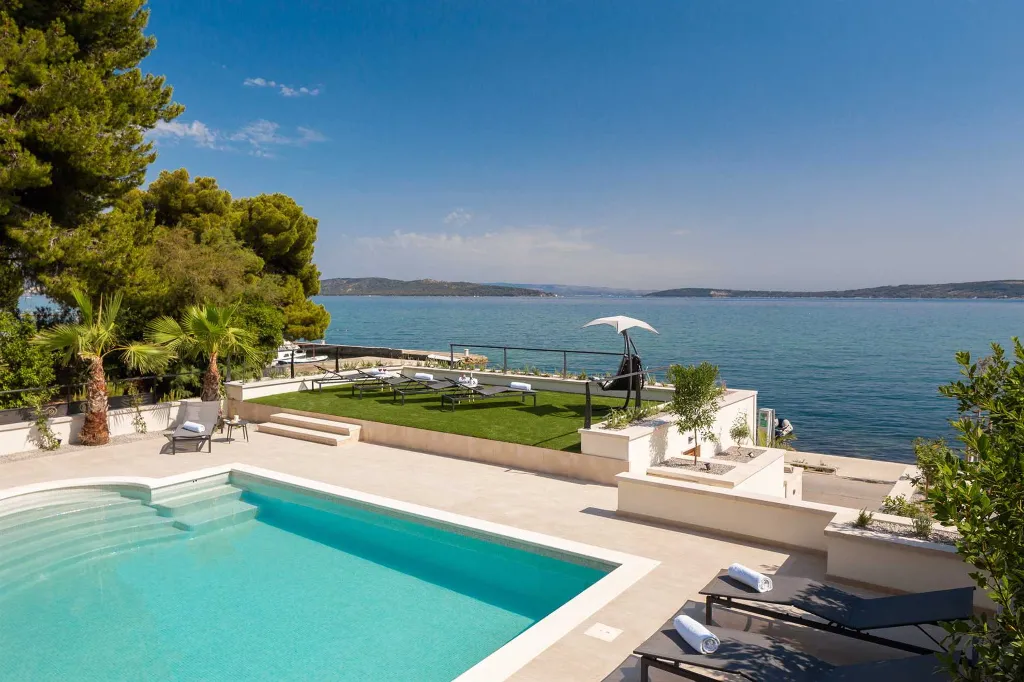 Contemporary Beachfront Villa with Pool, Kaštel Stari