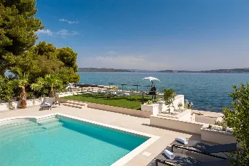 Contemporary Beachfront Villa with Pool, Kaštel Stari