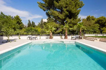 Contemporary Beachfront Villa with Pool, Kaštel Stari