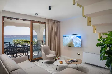 Contemporary Beachfront Villa with Pool, Kaštel Stari
