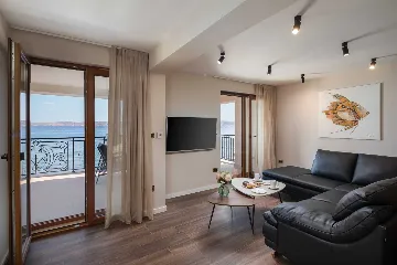 Contemporary Beachfront Villa with Pool, Kaštel Stari