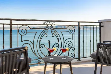 Contemporary Beachfront Villa with Pool, Kaštel Stari